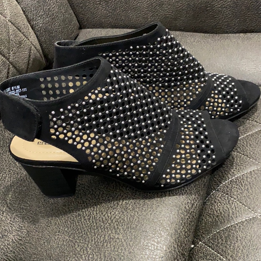 Black dress sandals with silver beads